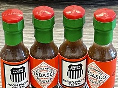 TABASCO~UNION PACIFIC~Pepper Sauce~Minis Glass~Travel Gift Bottles 4Pack Sealed